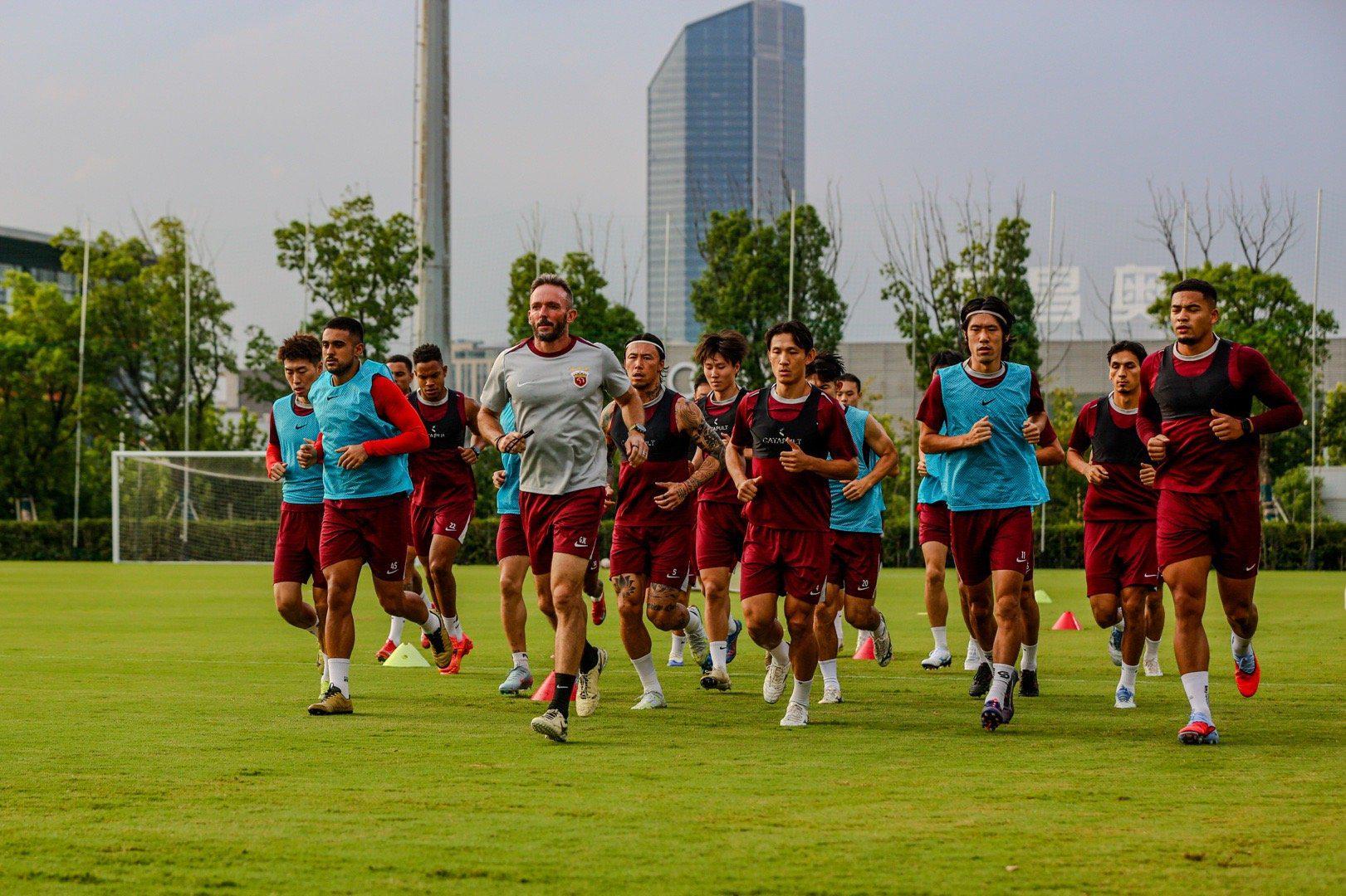 海港全队本周三重新集结备战,李昂、徐新因伤缺席合练