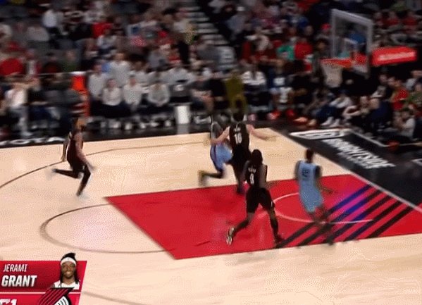 星空体育-3分钟内被吹3犯 杨瀚森主场被裁判“重点照顾”